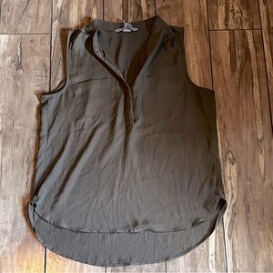 H&M green sleeveless blouse Excellent condition - no flaws